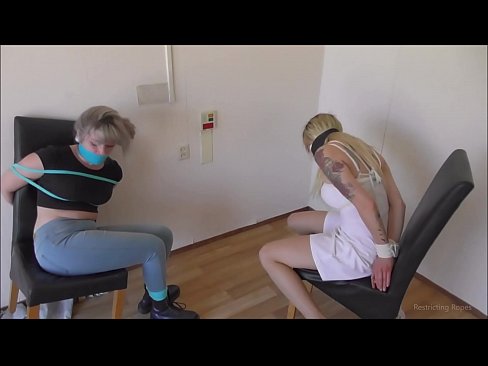 ❤️ Viciado / amarrado e amordaçado / donzela em apuros ❤️❌ Porno em pt.serviporno.ru ️❤